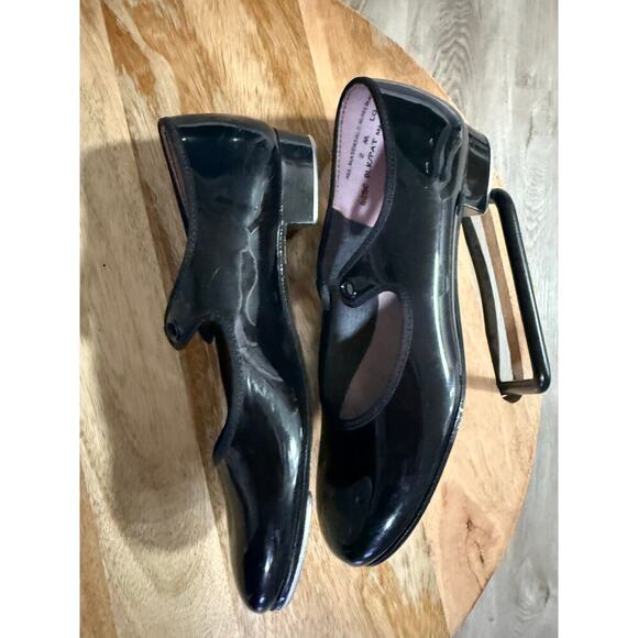 Capezio Girl Tap Dance Shoes, youth size 2M, Glossy Black/Patent - Picture 6 of 7